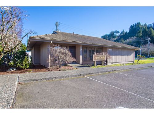 320 Fir Ave, Reedsport, OR, 97467-1425 | Card Image