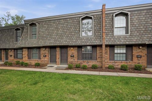 1871 Mansard Dr, Saint Louis, MO, 63125-2332 | Card Image