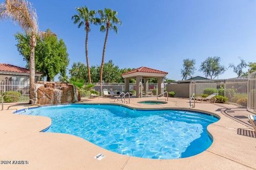 2026-2929 W Yorkshire Dr, Phoenix, AZ, 85027-3949 | Card Image