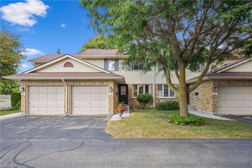 2-375 Kingscourt Dr, Waterloo, ON, N2K3N7 | Card Image