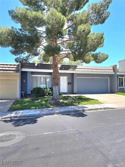 3660 Haverhill St, Las Vegas, NV, 89121-3722 | Card Image