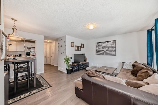 70 Windford Crescent Sw, Home with 3 bedrooms, 2 bathrooms and 2 parking in Airdrie AB | Image 4