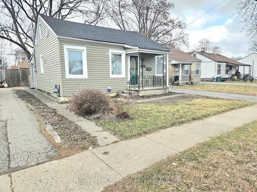 6191 Cadham St, Niagara Falls, ON, L2G3A3 | Card Image