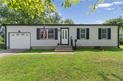 1717 S Ellison Way, Independence, MO, 64050-4823 | Card Image