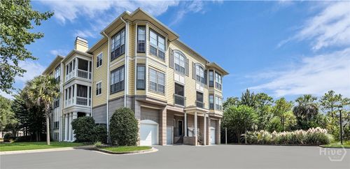 2112 Whitemarsh Way, Savannah, GA, 31410-5201 | Card Image