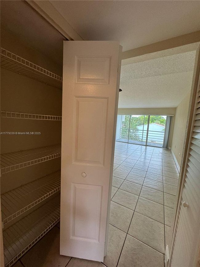 APT-315 - 4215 University Dr, Condo with 2 bedrooms, 2 bathrooms and null parking in Sunrise FL | Image 24