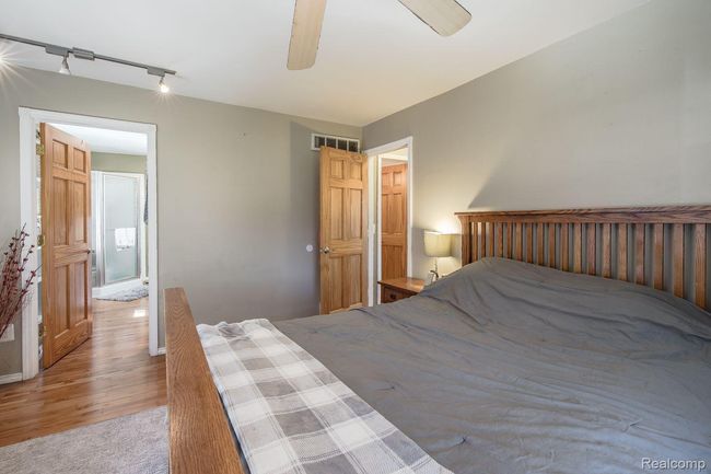 Primary first floor suite | Image 18