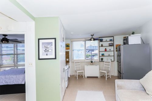 202-1139 9th Ave, Honolulu, HI, 96816-2420 | Card Image