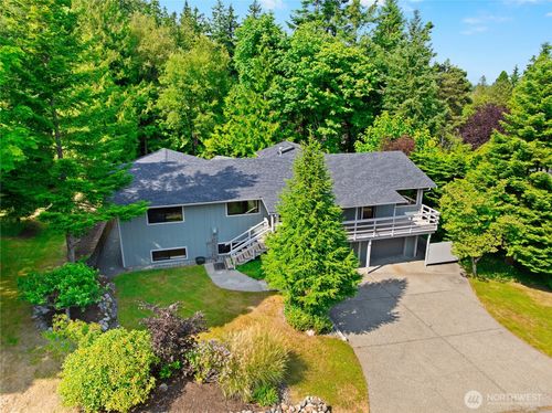 633 Wanapum Dr, La Conner, WA, 98257-9527 | Card Image