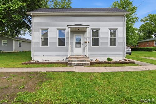 403 S Johnson St, New Athens, IL, 62264-1610 | Card Image