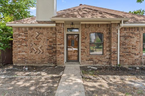 2148 Falcon Ridge Dr, Carrollton, TX, 75010-4105 | Card Image