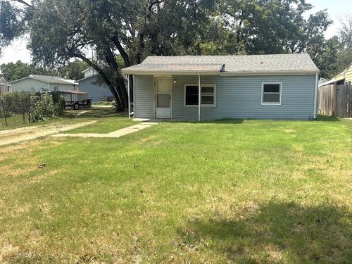 331 Des Moines Ave, Salina, KS, 67401-8513 | Card Image