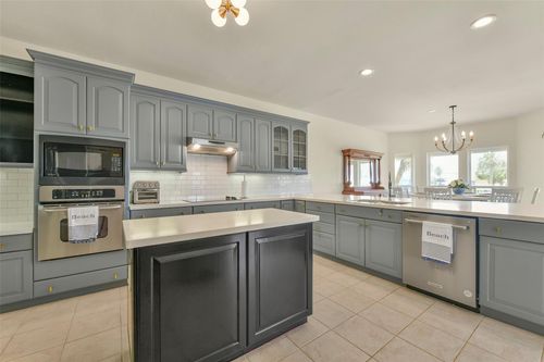 4115 Buccaneer Blvd, Galveston, TX, 77554 | Card Image