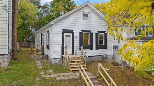 207 Boyden St, Syracuse, NY, 13203-3015 | Card Image