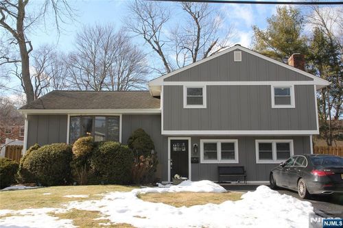 329 Congers Ave, Northvale, NJ, 07647-1607 | Card Image