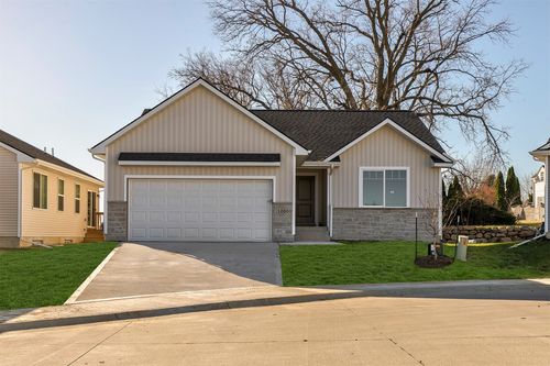 1000 Commons Ct, Carlisle, IA, 50047-6303 | Card Image