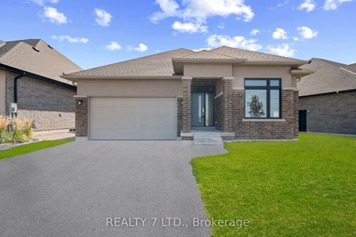 566 Old Course Trail, Welland, ON, L3B0L8 | Card Image