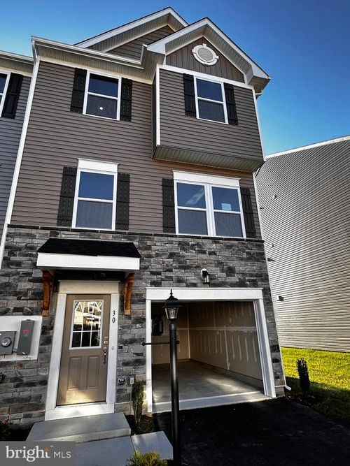 30 Trotting Rd, INWOOD, WV, 25428-3257 | Card Image