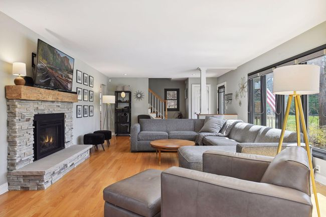 Plenty of space to host gatherings | Image 8