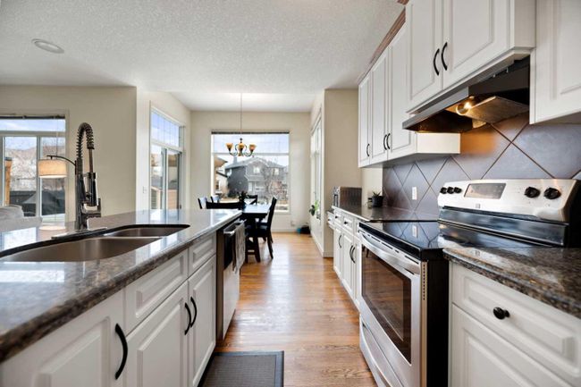 1260 Everridge Drive Sw, Home with 5 bedrooms, 3 bathrooms and 5 parking in Calgary AB | Image 13