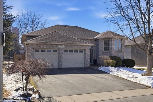 5 Bradbury Crescent, Paris, ON, N3L4E1 | Card Image
