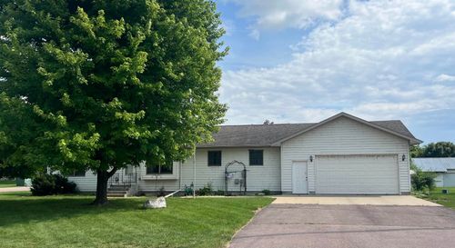 901 1st Ave, Flandreau, SD, 57028 | Card Image