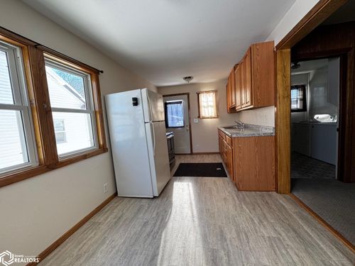 1232 Division St, Webster City, IA, 50595-1915 | Card Image