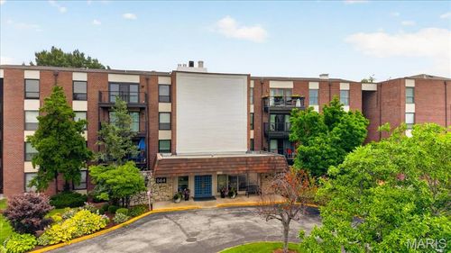 104-564 Sarah Ln, Creve Coeur, MO, 63141-6906 | Card Image