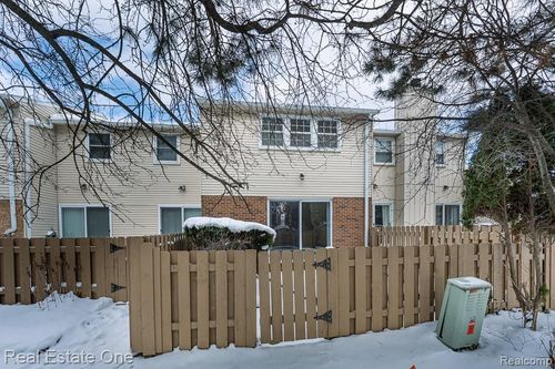 5075 Buckingham, Troy, MI, 48098-2613 | Card Image