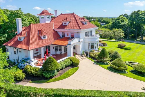 4 Yosemite Valley Rd, Westerly, RI, 02891-5622 | Card Image