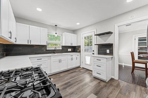 921 22nd Ave N, Texas City, TX, 77590-5629 | Card Image