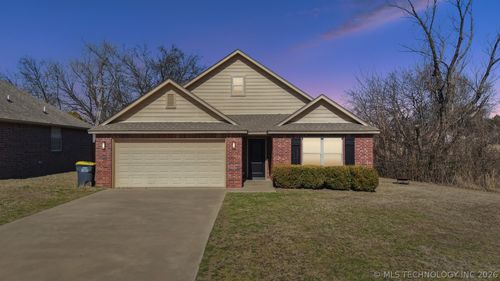 1417 145th St, Glenpool, OK, 74033-4021 | Card Image
