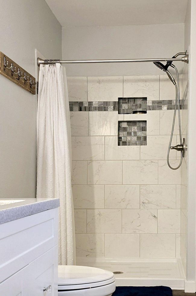 upper 3/4 bath.jpg | Image 21