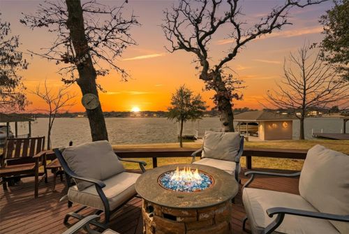 143 Blackfoot Trl, Gainesville, TX, 76240-9509 | Card Image