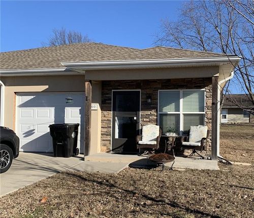 900 Riffle Dr, Pleasant Hill, MO, 64080-1789 | Card Image