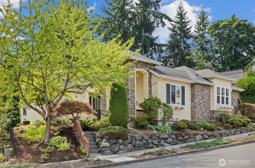 23263 Ne 126th St, Redmond, WA, 98053-5635 | Card Image