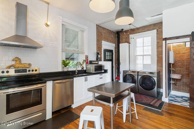 1101 S 1 St St, House other with 3 bedrooms, 2 bathrooms and null parking in Louisville KY | Image 11