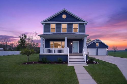 447 Oakwood Dr, Charlotte, MI, 48813-1315 | Card Image