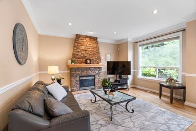 21668 89a Ave, House other with 6 bedrooms, 3 bathrooms and 2 parking in Langley BC | Image 2