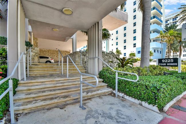 PHH - 9225 Collins Ave, Condo with 3 bedrooms, 3 bathrooms and null parking in Surfside FL | Image 41