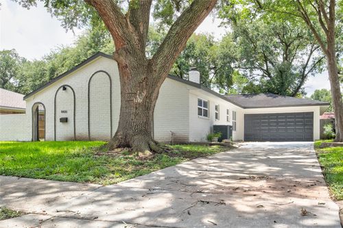 8406 Beechaven Rd, La Porte, TX, 77571-3629 | Card Image