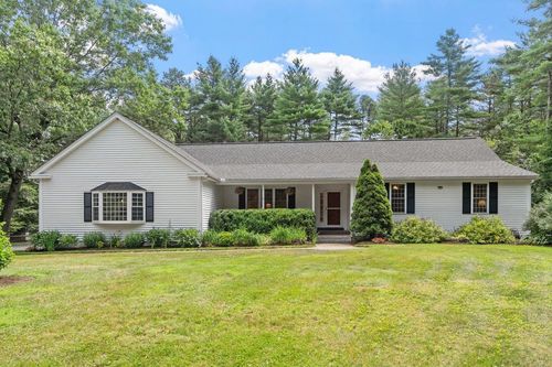 49 Brown Brook Cir, Fremont, NH, 03044-3122 | Card Image