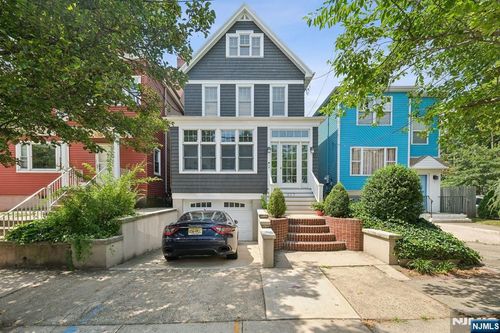 617 Avenue E, Bayonne, NJ, 07002-4836 | Card Image