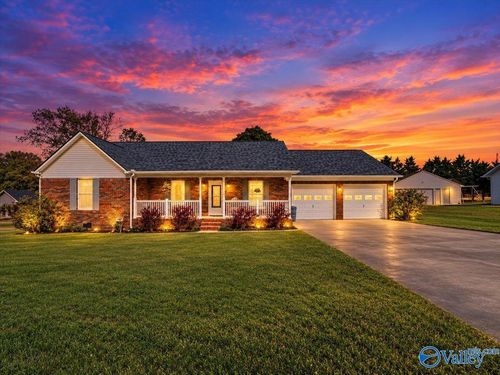 17055 Felton Dr, Athens, AL, 35614-5464 | Card Image