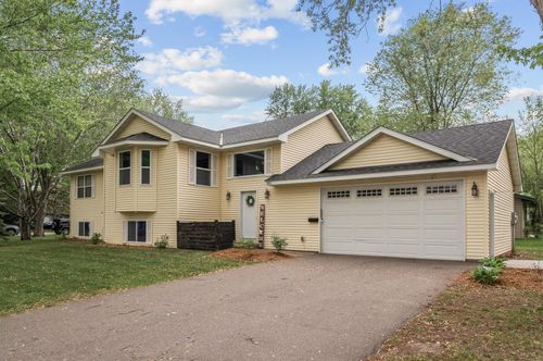 1002 8th Ave N, Princeton, MN, 55371-1117 | Card Image