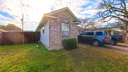1109 Clearleaf Dr, Bryan, TX, 77803-3515 | Card Image
