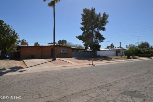 7118 E Elbow Bay Dr, Tucson, AZ, 85710-1322 | Card Image