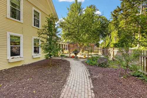 17 Forest Rd, Hancock, NH, 03449-6111 | Card Image