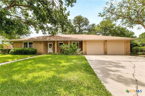 812 Merritt Dr, Lockhart, TX, 78644-3336 | Card Image