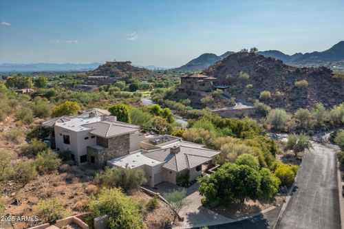 7451 N Las Brisas Ln, Paradise Valley, AZ, 85253-3300 | Card Image